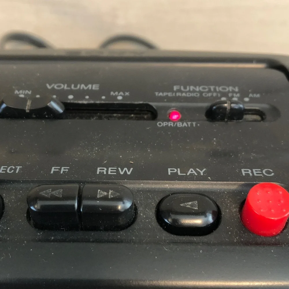 Vintage Sony CFS-B15 AM/FM Radio Cassette Recorder Portable Boom Box Pls Read